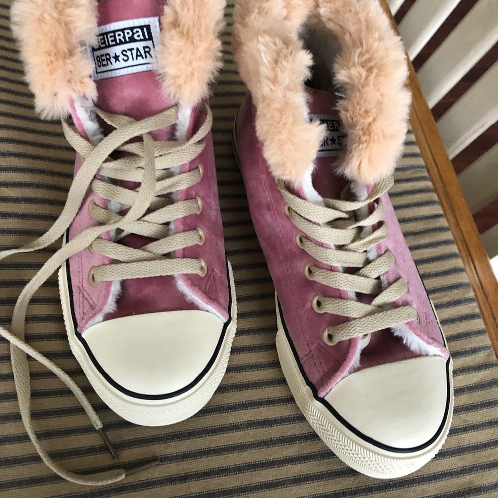 Comfy winter shoes new with tags